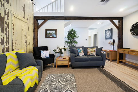 Accommodation Hunter - James St Morpeth - Accommodation Perth 3