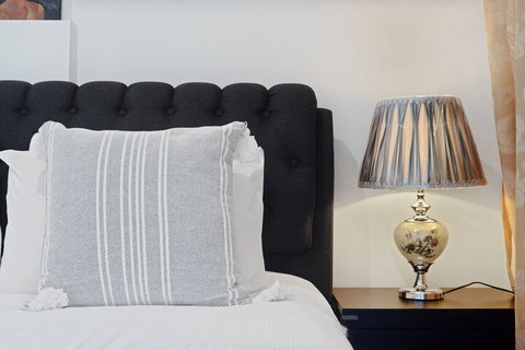 HomeHotel Cozy Duplex In Serene Suburb - Accommodation Perth 6