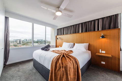 Exquisite 2 Bedroom Beach City Views - Accommodation Perth 5