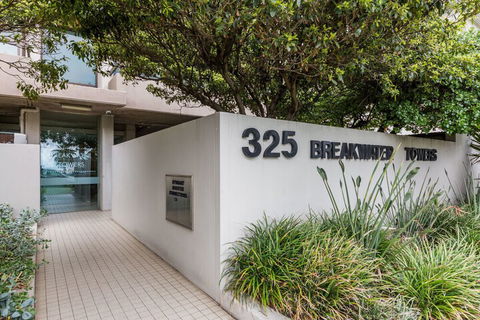 Exquisite 2 Bedroom Beach City Views - Accommodation Perth 2