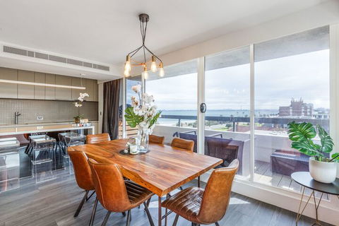 Exquisite 2 Bedroom Beach City Views - Accommodation Perth 6
