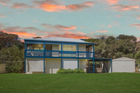 31 Elizabeth Crescent - Accommodation Perth 0