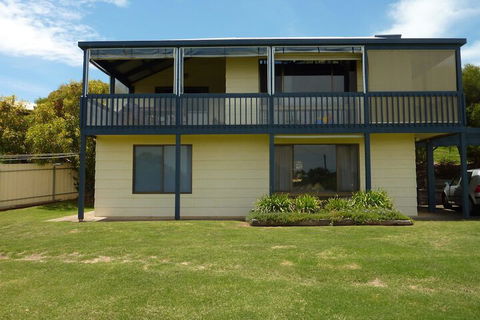 31 Elizabeth Crescent - Accommodation Perth 1