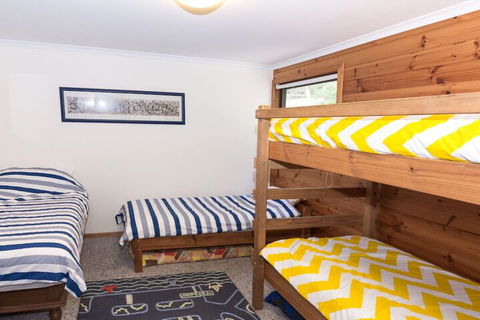 31 Elizabeth Crescent - Accommodation Perth 6