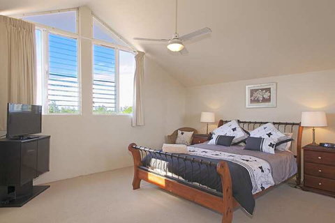1 / 17 22nd Ave Sawtell NSW - Accommodation Perth 2