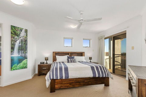 EXCLUSIVE OCEAN VIEW PENTHOUSE On MARINE PARADE - Accommodation Perth 2