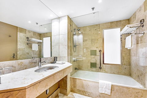 Private Apartment In The Heart Of Surfers Paradise - Accommodation Perth 5