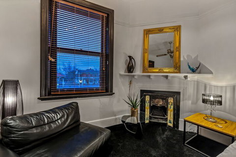 BANK192 - Accommodation Perth 5