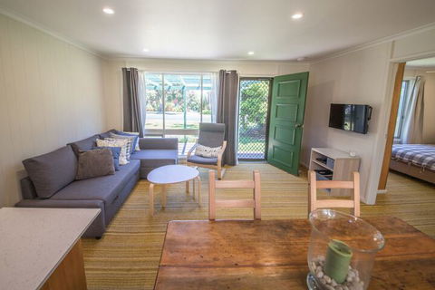 17 Broadbeach Drive - Accommodation Perth 4