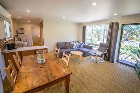 17 Broadbeach Drive - Accommodation Perth 1