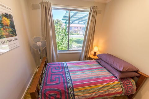 17 Broadbeach Drive - Accommodation Perth 6