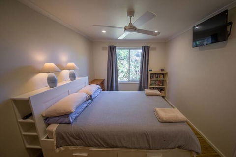 17 Broadbeach Drive - Accommodation Perth 2