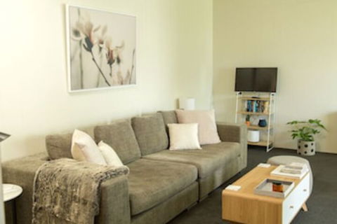 Two Bedroom Gem Short Drive To MONA - Accommodation Perth 0