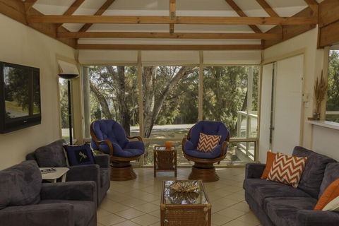 Tranquillity On Riverview 33 Riverview Drive - Accommodation Perth 4
