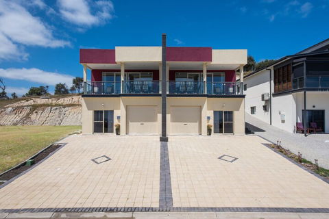 The Oasis 6 Turnberry Drive - Accommodation Perth 1