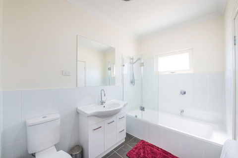 The Oasis 6 Turnberry Drive - Accommodation Perth 3