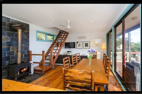 North Views Galore 3 Gulf Close - Accommodation Perth 6