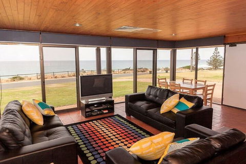 Gold Coast Views 10 Gold Coast Drive - Accommodation Perth 2