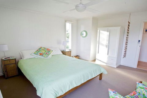 Stones Throw 26 River View Drive - Accommodation Perth 7
