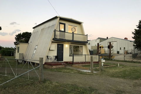 Millieâ€™s A Frame Uralla Haven - Accommodation Perth 3