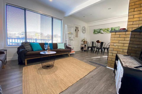 Millieâ€™s A Frame Uralla Haven - Accommodation Perth 6