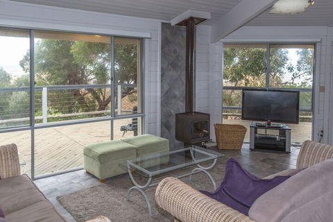 Coorumbene 8 Scenic Way - Accommodation Perth 4