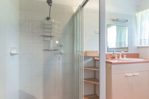 Socks N Sandals 34 Riverview Drive - Accommodation Perth 5