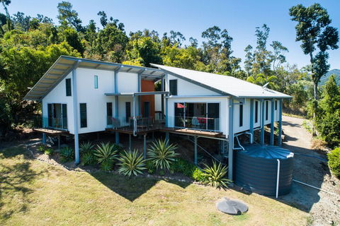 Mandalay Escape Serenity And Pool - Accommodation Perth 2