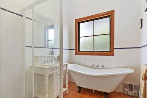 The Log Cabin 47 Jetty Road - Accommodation Perth 2