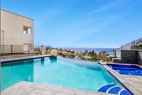 Stunning Ocean Views Large 3 Bedroom - Accommodation Perth 4