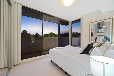 HomeHotel Spacious Luxury Apt Next To Shopping - Accommodation Perth 4