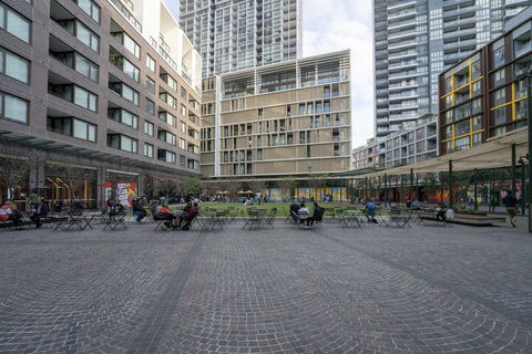 Modern Apartment In Darling Harbour - Accommodation Perth 5