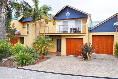 THE Sails 8 Linen Included Central Location - Accommodation Perth 1