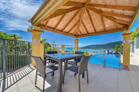 Ocean Views Galore - Airlie Beach - Accommodation Perth 0
