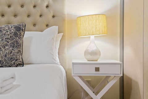 HomeHotel Luxurious Next To Shopping - Accommodation Perth 0