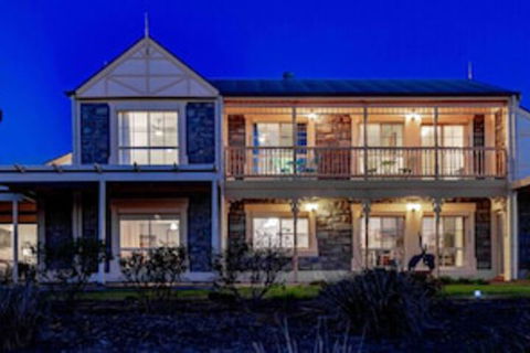 Angaston House - Accommodation Perth 0