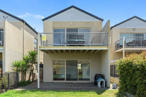 Wenneelys 26 / 45 St. Andrews Boulevard - Accommodation Perth 5