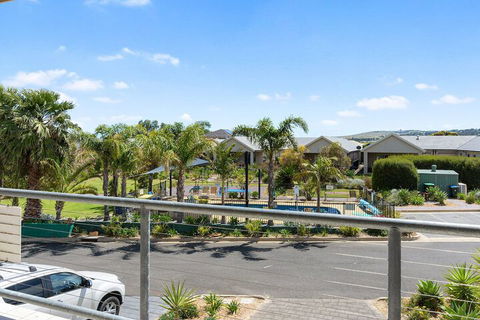 Wenneelys 26 / 45 St. Andrews Boulevard - Accommodation Perth 4