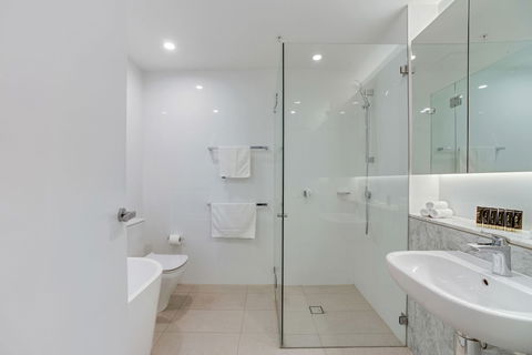 HomeHotel Boutique & Luxurious Apartment Super Clean - Accommodation Perth 2