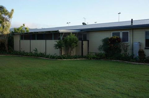 YAL Cairns A Motel That Makes A Difference - Accommodation Perth 1