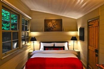 Acorn & Chestnut Hepburn Springs - Perth Resorts 1
