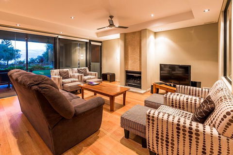 Regency Beach Club - Accommodation Perth 4