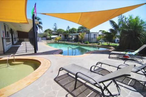 Surf Beach Holiday Park - Accommodation Perth 2