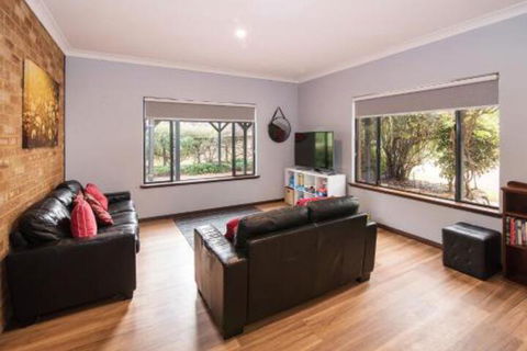 Family Friendly Holiday Haven - Accommodation Perth 7