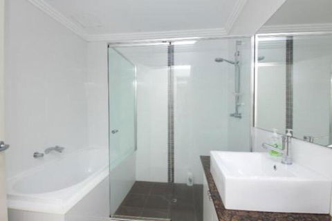 Regatta 14 / 142 Little Street - Accommodation Perth 2