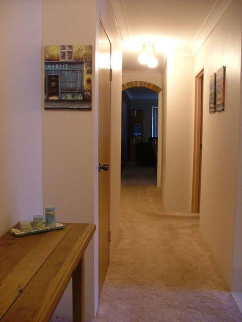 Renas Court Unit 6 72 Little Street - Accommodation Perth 3