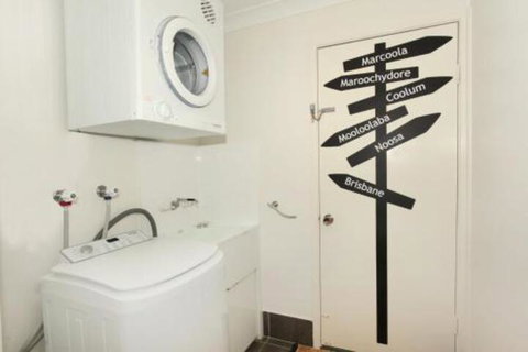 Unit 1 / 14 Tamarindus Street Marcoola Beach Pet Friendly 300 BOND Linen Supplied - Accommodation Perth 6