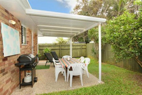 Unit 1 / 14 Tamarindus Street Marcoola Beach Pet Friendly 300 BOND Linen Supplied - Accommodation Perth 5