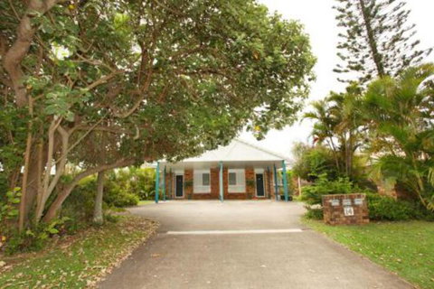Unit 1 / 14 Tamarindus Street Marcoola Beach Pet Friendly 300 BOND Linen Supplied - Accommodation Perth 0