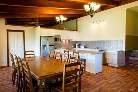 Minimbah Farm Cottages Family Farmstay Choose From 2 & 3 Bedroom Cottages & 6 Bedroom House - Perth Resorts 5